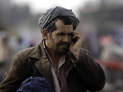 Απειλούν να κόψουν το «σήμα» στο Αφγανιστάν