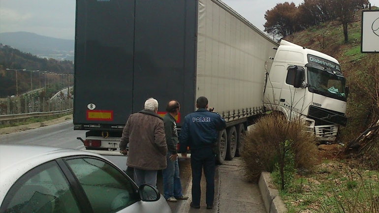 Νταλίκα δίπλωσε στον κόμβο της Αμφίπολης