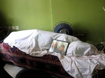 Ούτε μετά θάνατον δε μπορεί να ησυχάσει