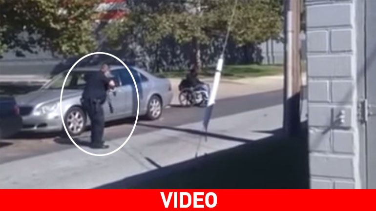 Αστυνομικός εκτελεί εν ψυχρώ άνδρα σε αναπηρικό καροτσάκι Αστυνομικός εκτελεί εν ψυχρώ άνδρα σε αναπηρικό καροτσάκι