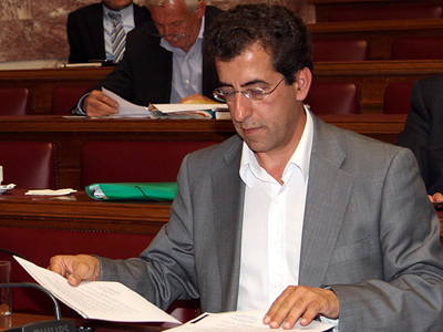 «Ο Γεωργιάδης ζητάει να κατεβάσουμε τα παντελόνια»