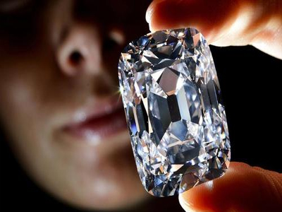 Ελβετία: Τιμή ρεκόρ για σπάνιο διαμάντι Ελβετία: Τιμή ρεκόρ για σπάνιο διαμάντι