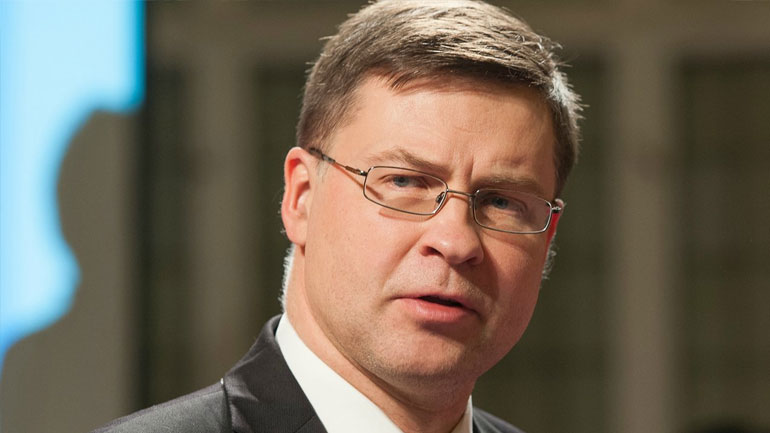 Ντομπρόβσκις: «Δοκιμασία για την Ευρώπη η μεταναστευτική κρίση»