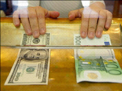 «Πόντους» για το δολάριο