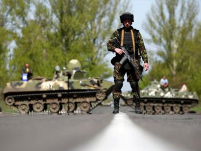 Το πυροβολικό σήκωσε στο πόδι το Ντονέτσκ