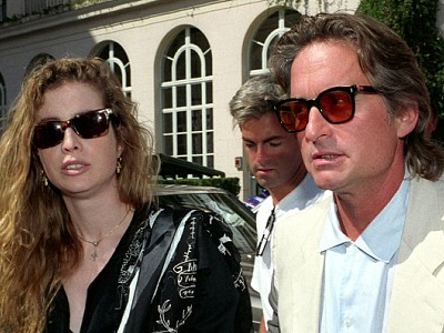 Δεν μπορεί να ξεφύγει από το παρελθόν του