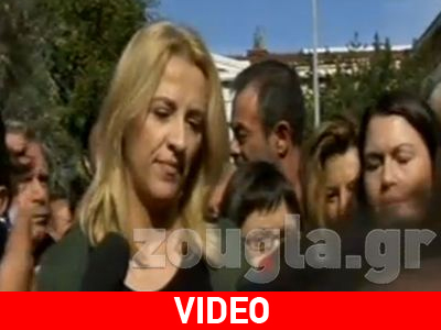 Λουλούδι και αιχμές κατά Λοβέρδου από τη Δούρου