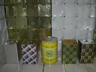 Δεν τήρησαν την αργία