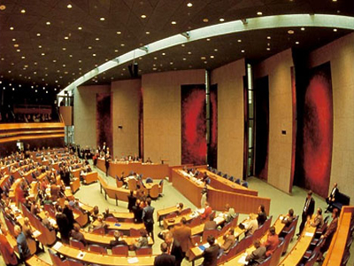 Ολλανδία: «Πέρασε» το δεύτερο πακέτο βοήθειας για την Ελλάδα