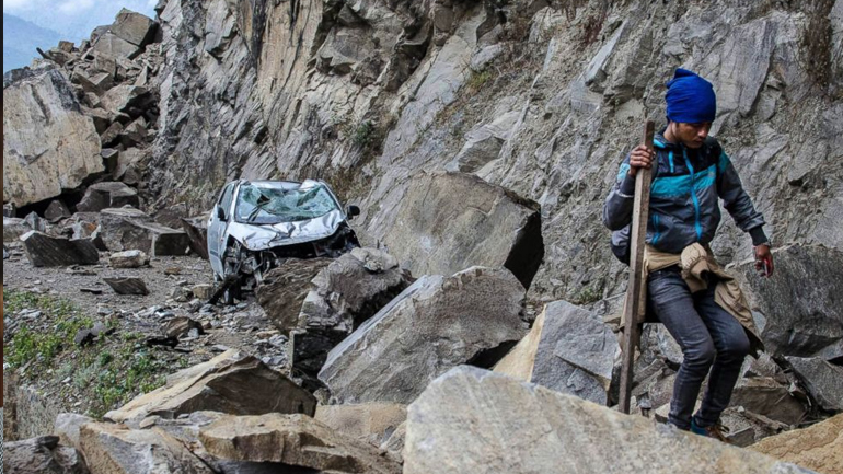 Νεπάλ: Συνολικά 60 Ευρωπαίοι πολίτες αγνοούνται ακόμη μετά τον ισχυρό σεισμό