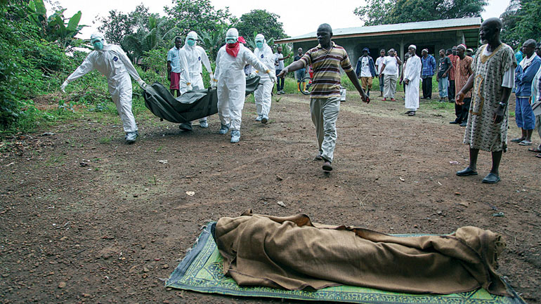 Associated Press: O Π.Ο.Υ. έκανε τα… στραβά μάτια στην επιδημία Έμπολα