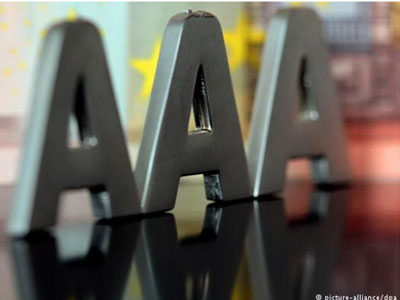 «Αδικαιολόγητες οι συνεχείς υποβαθμίσεις της Ελλάδας»