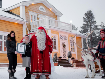 Χριστουγεννιάτικο στεφάνι για Γκίνες