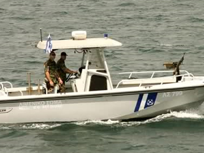 Εισροή υδάτων σε σκάφος στη Σαλαμίνα