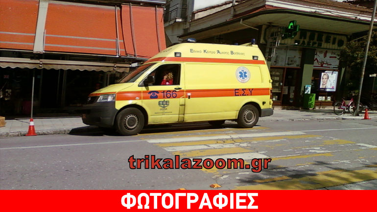 Τρίκαλα: Οδηγός παρκάρει το ασθενοφόρο του ΕΚΑΒ σε διάβαση πεζών