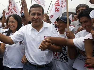 Ανοίγουν οι κάλπες στο Περού