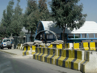 «Αδειάζει» η βρετανική πρεσβεία εν όψει των διαδηλώσεων