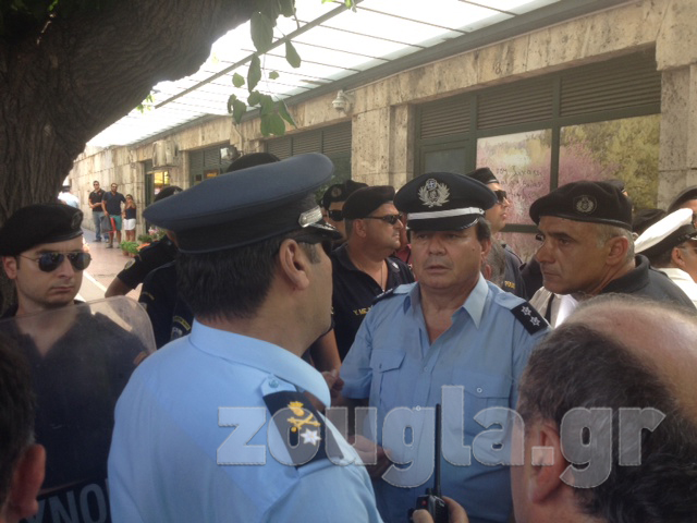 Ο πρόεδρος της ΠΟΑΣΥ Χρήστος Φωτόπουλος ζητάει να εισέλθει στη Βουλή