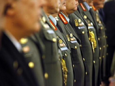 Στο 50% η αποκατάσταση των μισθών των ενστόλων