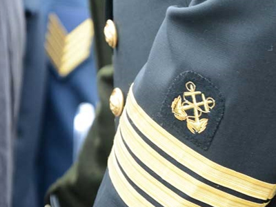 Συμψηφισμό οφειλών των ενστόλων προς το Δημόσιο με τα αναδρομικά ζητούν 20 βουλευτές της ΝΔ