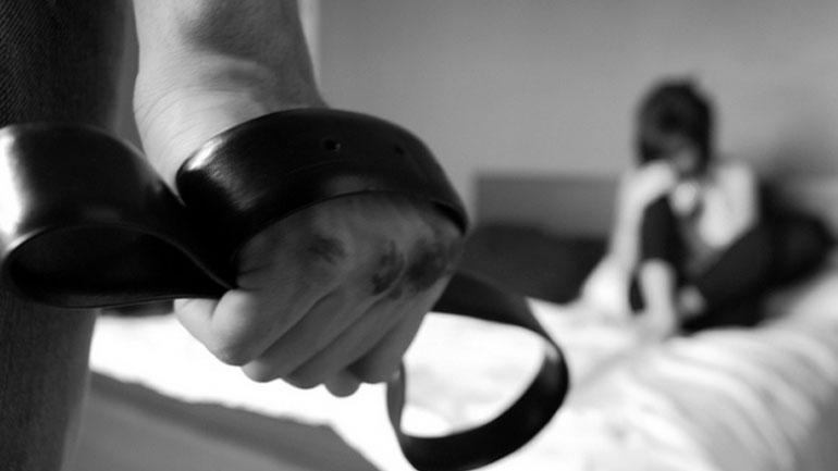 Στο Νοσοκομείο Τρικάλων 14χρονη, στο… κρατητήριο οι γονείς της