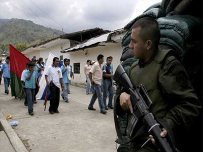 Αιματηρές επιθέσεις της Farc στο νότιο τμήμα της Κολομβίας