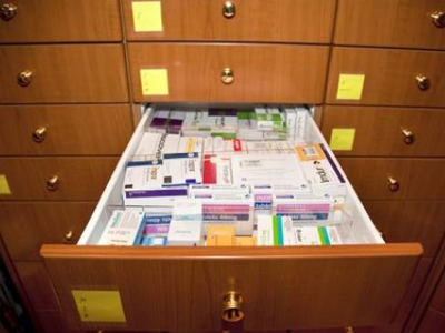 «Stop» στην πίστωση από φαρμακευτικούς συλλόγους Κέρκυρας και Κοζάνης