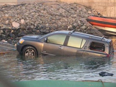 Σαντορίνη: Πτώση αυτοκινήτου στη θάλασσα – Ένας νεκρός