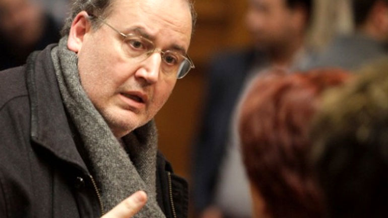 Φίλης: «Yπερόπλο το δημοψήφισμα»