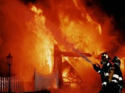 Φωτιά σε πολυκατοικία στο Κολωνάκι