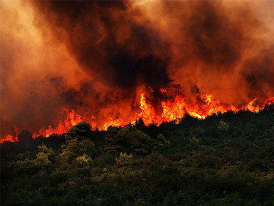 Δυτική Αχαΐα: Υπό μερικό έλεγχο η φωτιά στην περιοχή Γιαννισκάρι