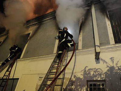 Φωτιά σε εγκαταλελειμμένο κτήριο στην Αχαρνών