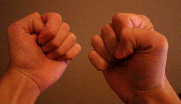 Αίγιο: Χτύπησαν και έκλεψαν 28χρονο αλλοδαπό