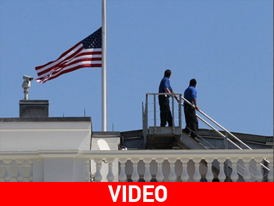 Μεσίστιες οι σημαίες στις Η.Π.Α. Μεσίστιες οι σημαίες στις Η.Π.Α.