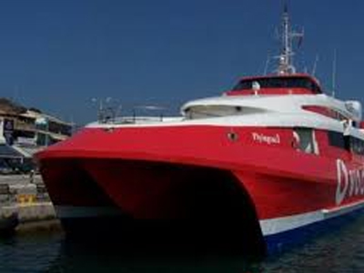 Ταλαιπωρία για τους επιβάτες του «FLYING CAT III»