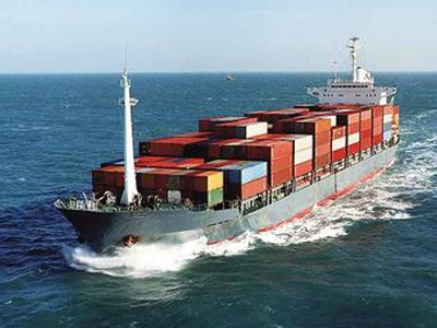 Ακυβέρνητο πλοίο στο ακρωτήριο Καφηρέα