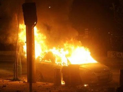 «Λαμπάδιασε» αυτοκίνητο στα Εξάρχεια