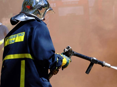 Υπό έλεγχο η πυρκαγιά σε βιοτεχνία τροφίμων στο Μενίδι