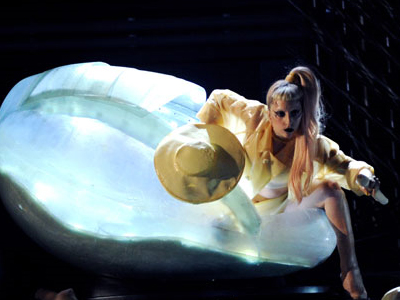 Χαλαρώνει μέσα στο αυγό!