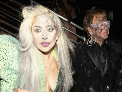 Προσεχώς νονά η Lady Gaga!