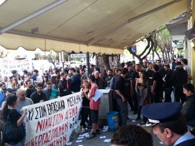 Συνθήκες… γαλέρας στον «Φούρνο του Λάμπρου» Συνθήκες… γαλέρας στον «Φούρνο του Λάμπρου»