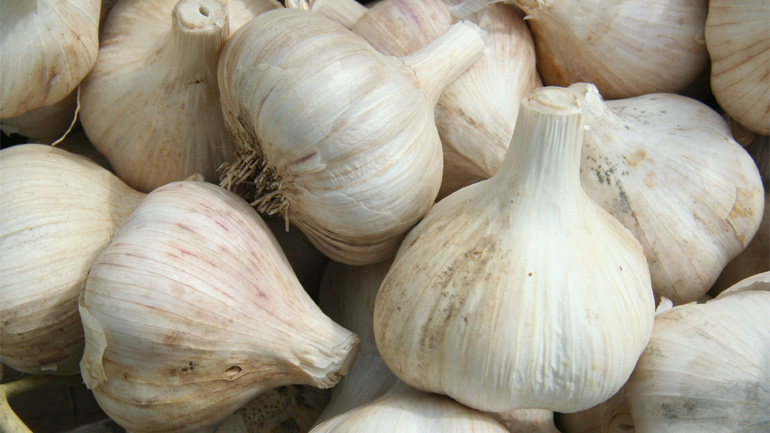 Δέσμευση μεγάλης ποσότητας τζίτζερ, τσίλι και σκόρδου στον Πειραιά