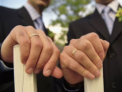 Ελεύθεροι οι γάμοι μεταξύ ομοφυλοφίλων στο Ροντ Άιλαντ Ελεύθεροι οι γάμοι μεταξύ ομοφυλοφίλων στο Ροντ Άιλαντ