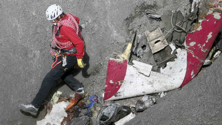 Μετά την «Bild», και το «Paris Match» διαθέτει ντοκουμέντο της συντριβής