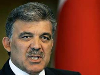 «O Καντάφι πρέπει να παραιτηθεί»