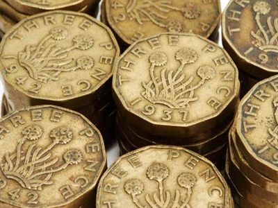 Οι λίρες έκαναν… φτερά!