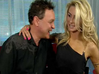 Δεν «κρατιέται» ο αγαπημένος της