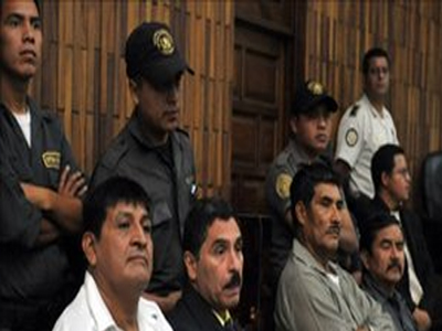 Στο εδώλιο για εγκλήματα πολέμου