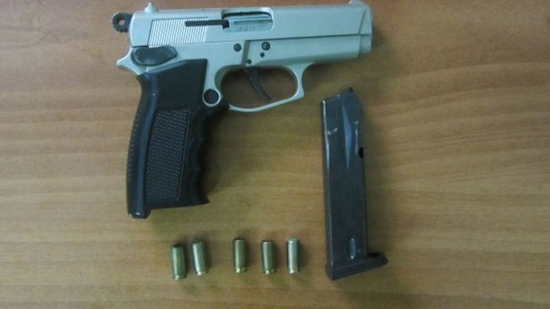 Επιχείρησε να περάσει όπλο από τα σύνορα