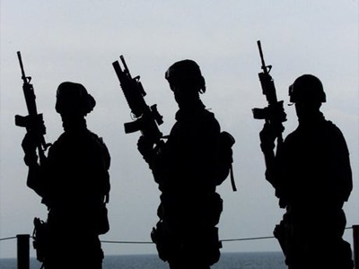 Αλλαγή φρουράς με… τη δύναμη των όπλων